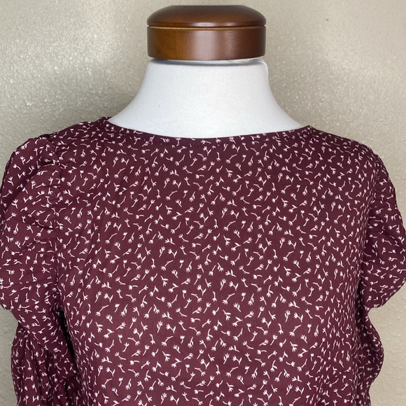 Paper Crane Burgundy Cropped Top NWT Size M - Picture 2 of 13